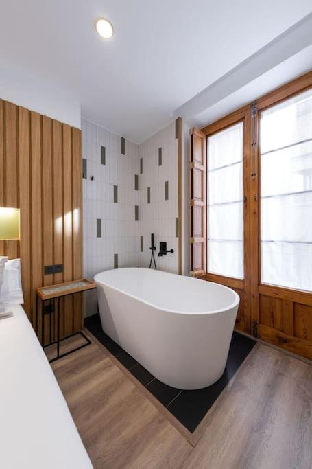 Precioso Loft Con Banera De Isla Apartment Алкой Екстериор снимка